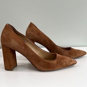 BANANA REPUBLIC - 8.5 - Brown Suede Heels